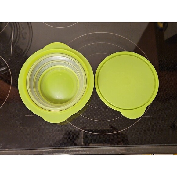 Tupperware 3 Cup Collapsible Green Dish 5452A With Lid - Picture 6 of 10